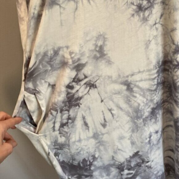 Luna white and gray dress size small - Picture 7 of 16